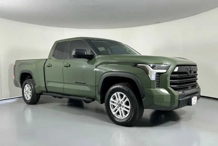 2022 Toyota Tundra SR5 photo 1