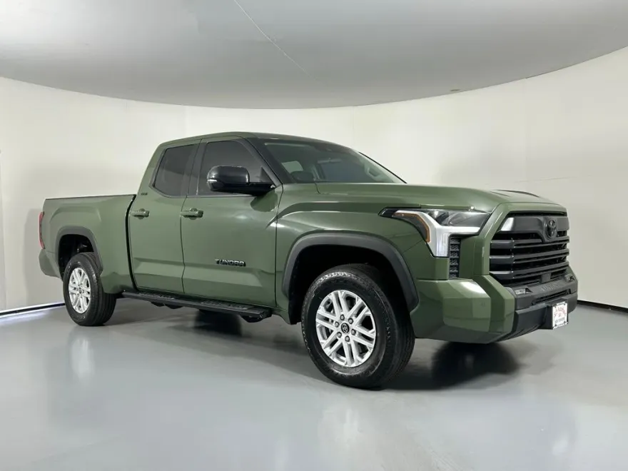 2022 Toyota Tundra SR5 photo 1