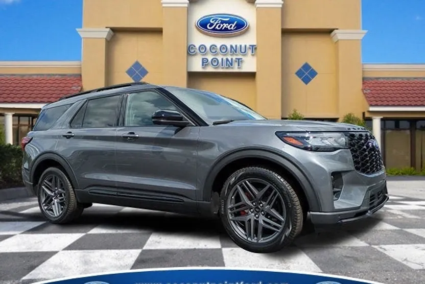2025 Ford Explorer ST photo 1