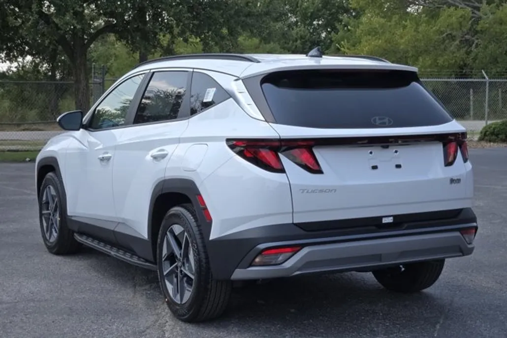 2026 Hyundai Tucson SEL photo 1