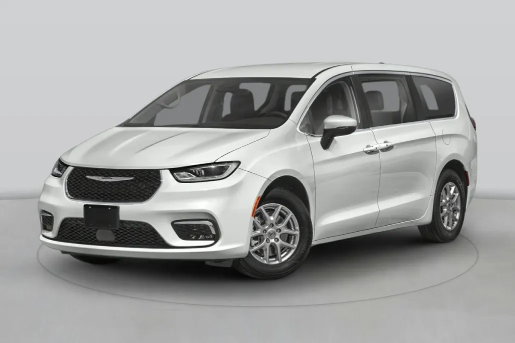 2023 Chrysler Pacifica Touring L photo 1