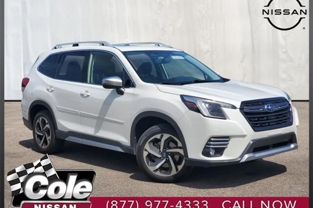 2023 Subaru Forester Touring photo 1
