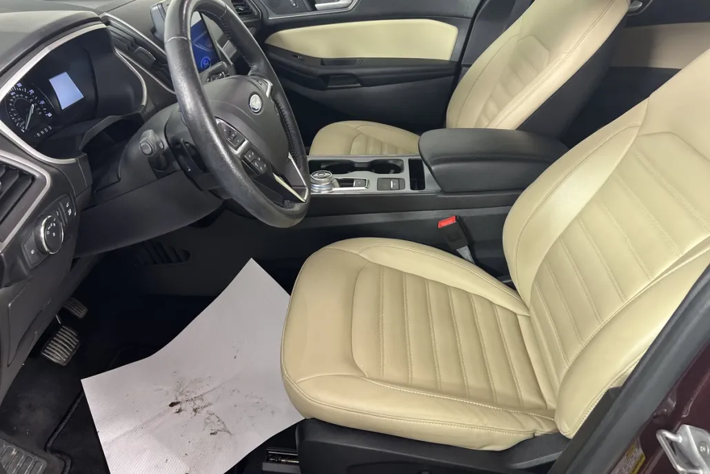 2021 Ford Edge SEL photo 1