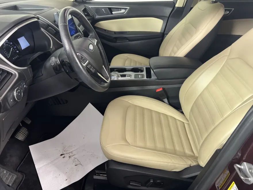 2021 Ford Edge SEL photo 1