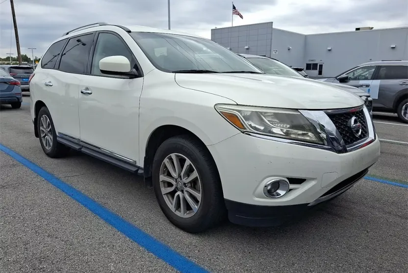 2014 Nissan Pathfinder SL photo 1