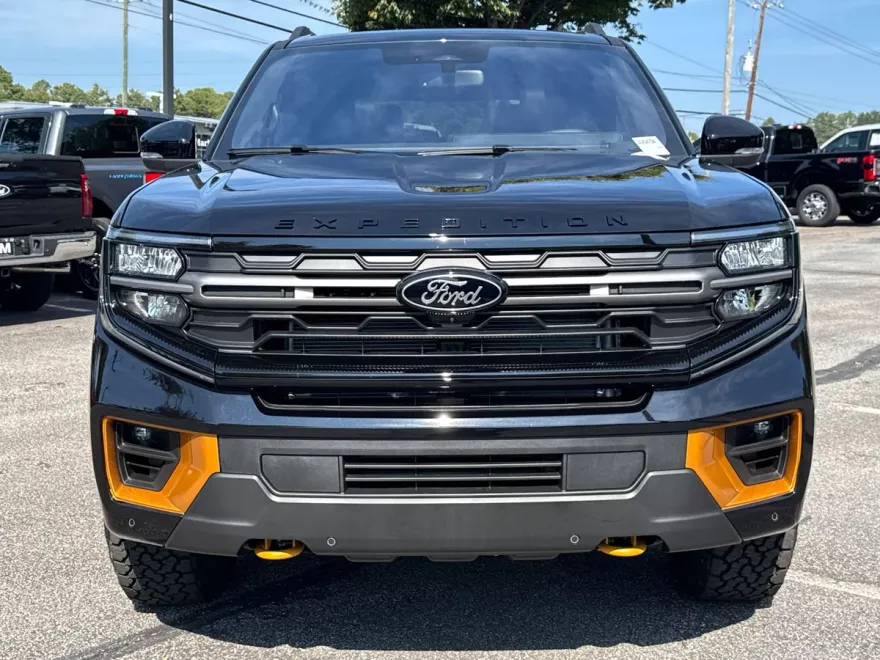 2025 Ford Expedition photo 1