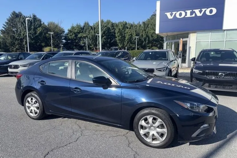 2015 Mazda Mazda3 i Sport Sedan photo 1