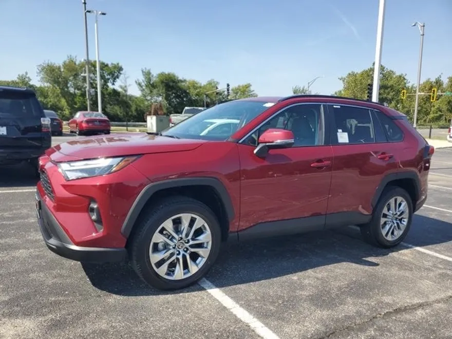 2025 Toyota RAV4 XLE Premium photo 1