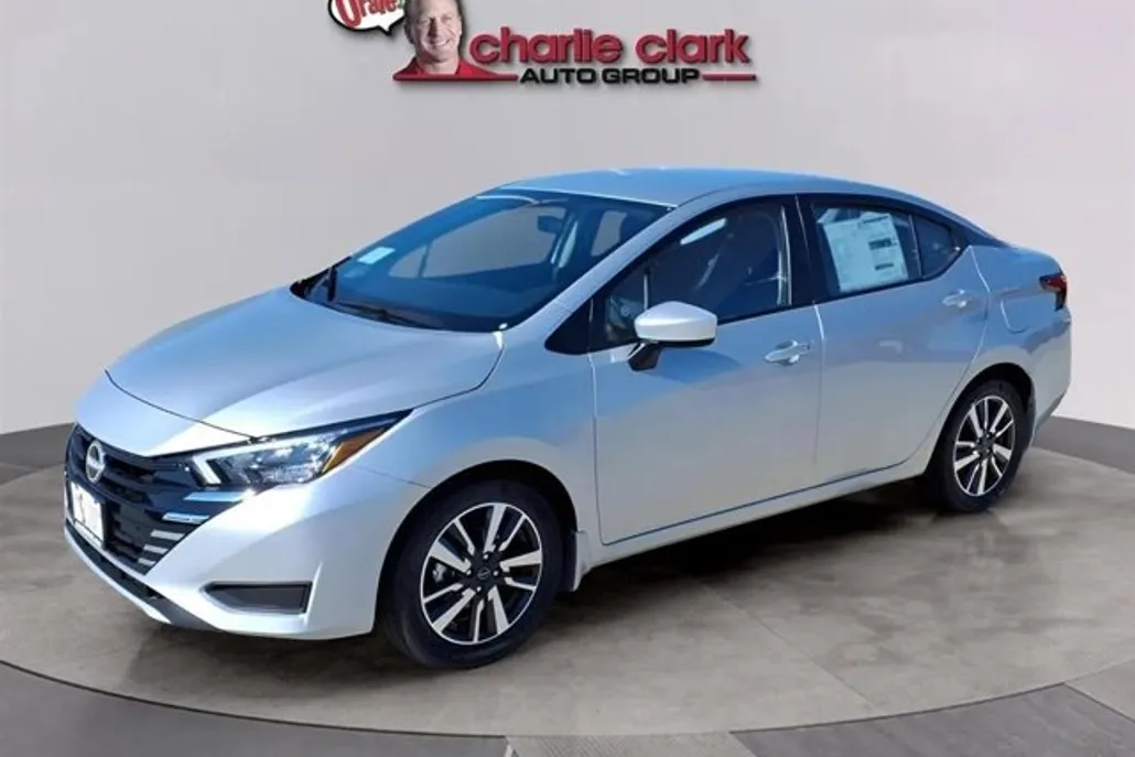 2025 Nissan Versa SV photo 1