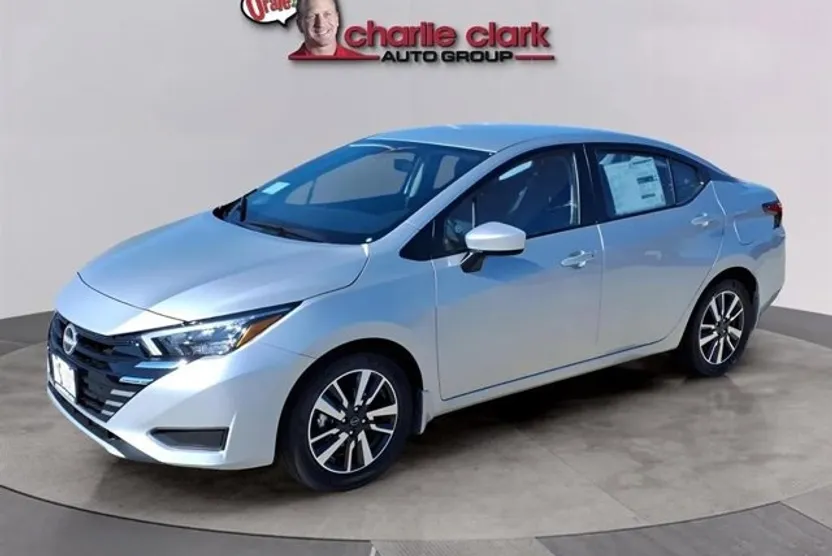 2025 Nissan Versa SV photo 1