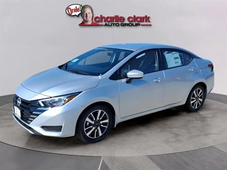 2025 Nissan Versa SV photo 1