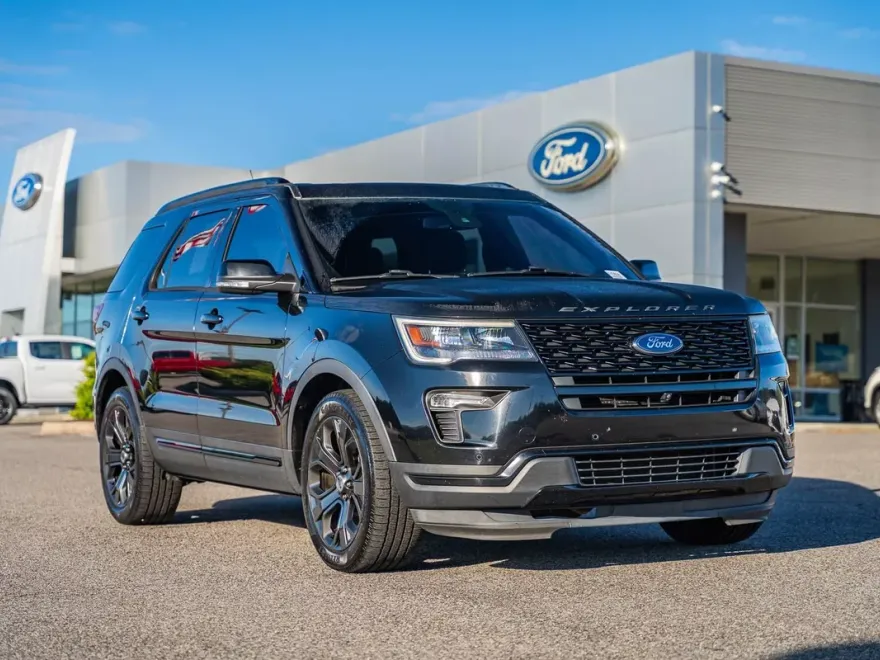 2018 Ford Explorer Sport photo 1