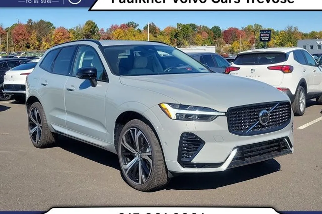 2025 Volvo XC60 Hybrid T8 photo 1