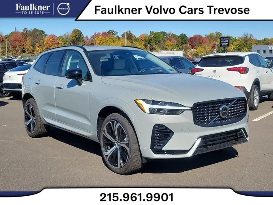 2025 Volvo XC60 Hybrid T8 photo 1