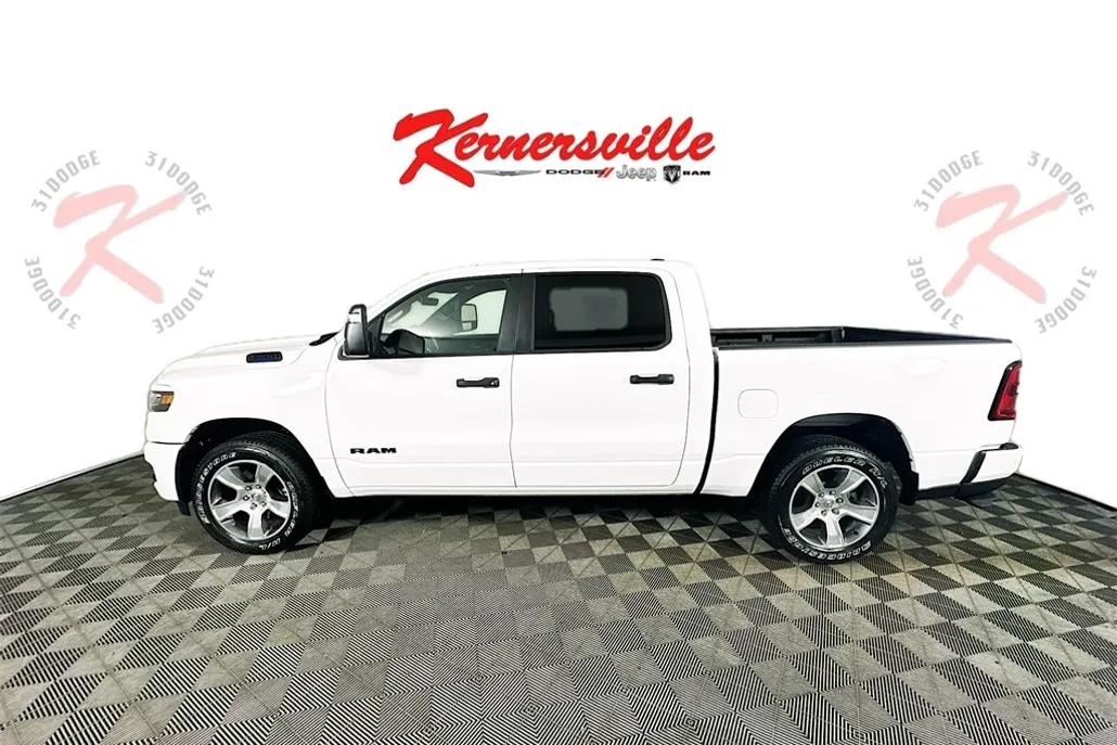 2025 Ram 1500 Express photo 1