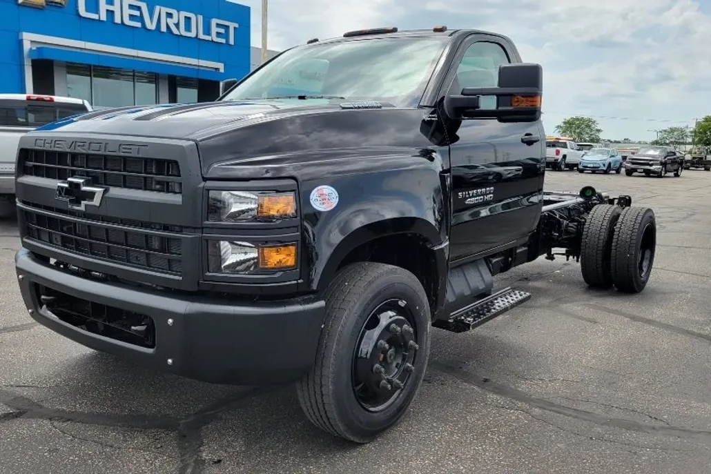 2024 Chevrolet Silverado 4500HD Work Truck photo 1