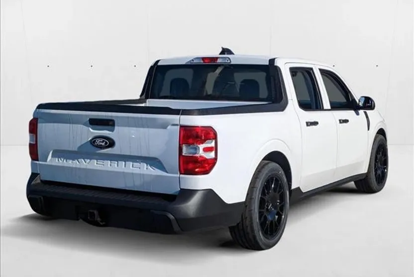 2025 Ford Maverick XL photo 1