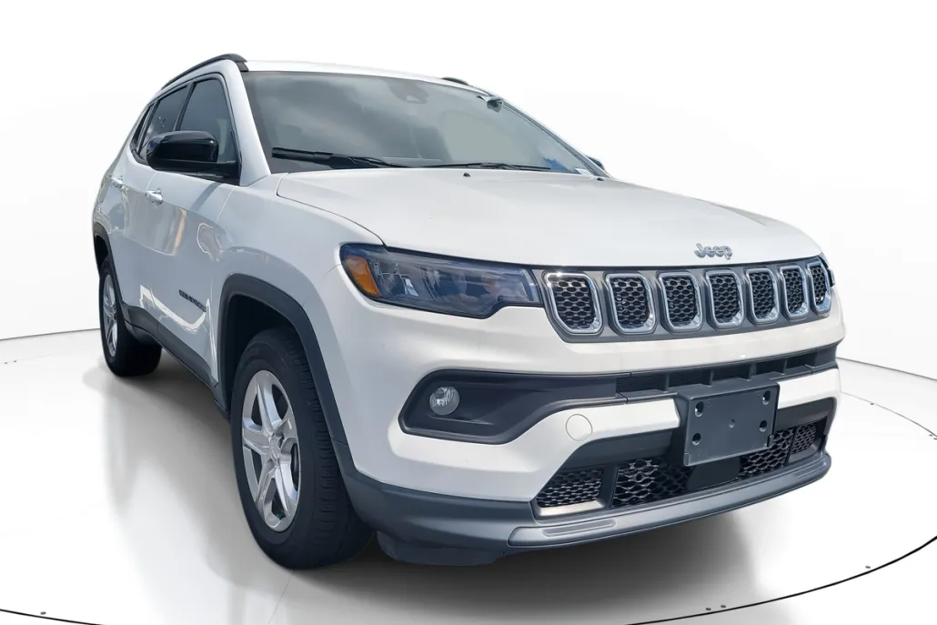 2023 Jeep Compass Latitude photo 1