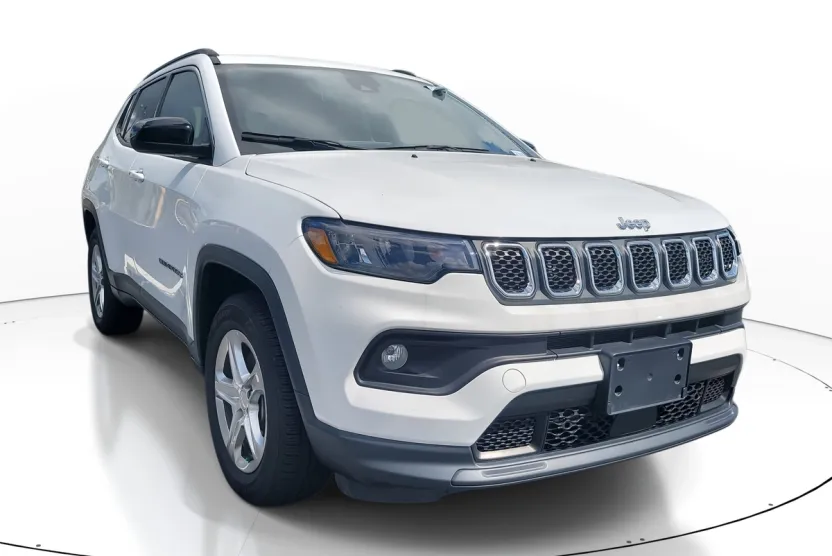2023 Jeep Compass Latitude photo 1