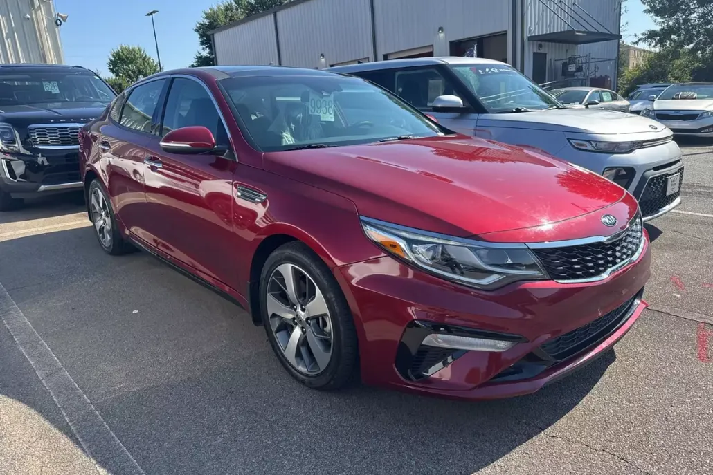 2019 Kia Optima S photo 1