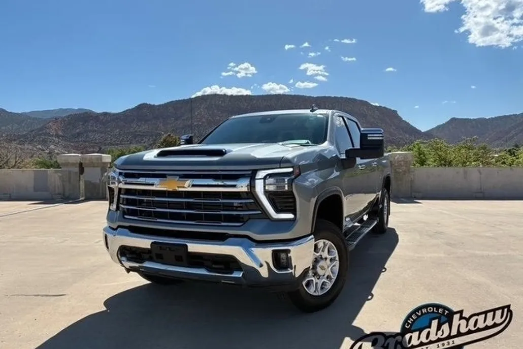 2024 Chevrolet Silverado 3500HD LTZ photo 1