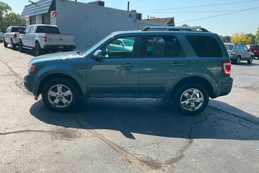 2011 Ford Escape Limited photo 1
