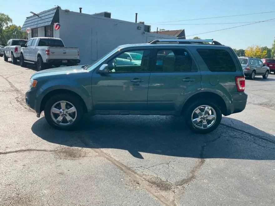 2011 Ford Escape Limited photo 1