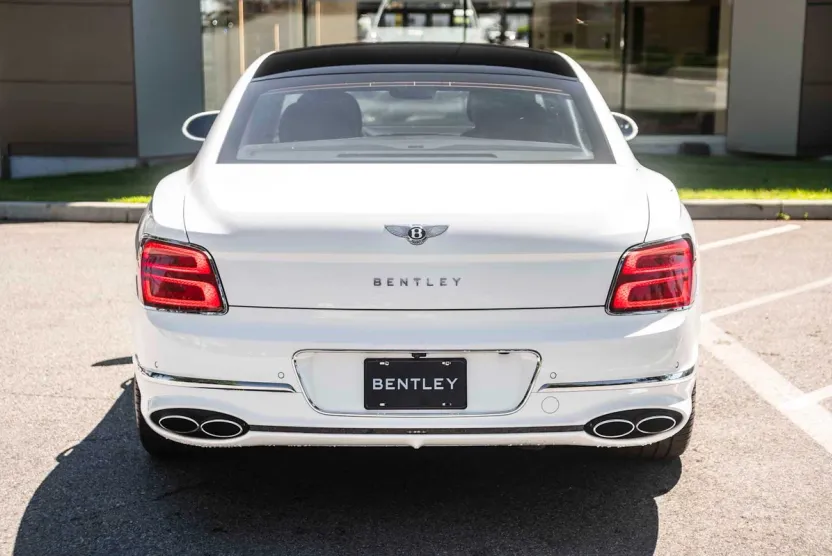 2022 Bentley Flying Spur V8 photo 1