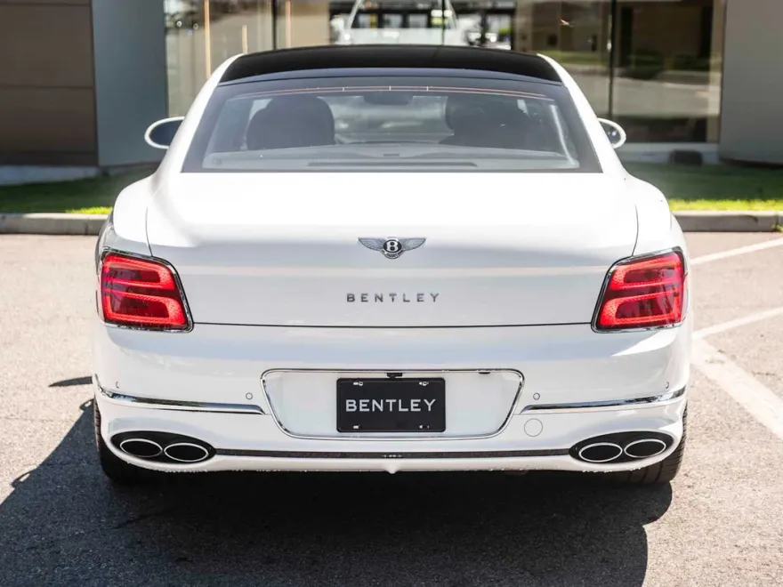 2022 Bentley Flying Spur V8 photo 1