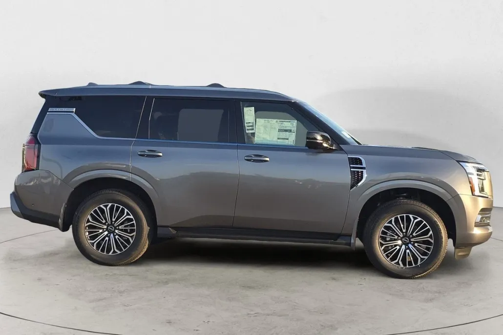 2026 Nissan Armada Platinum photo 1