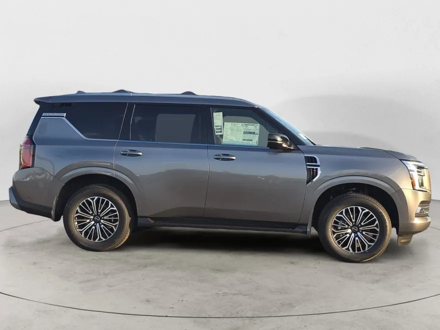 2026 Nissan Armada Platinum photo 1