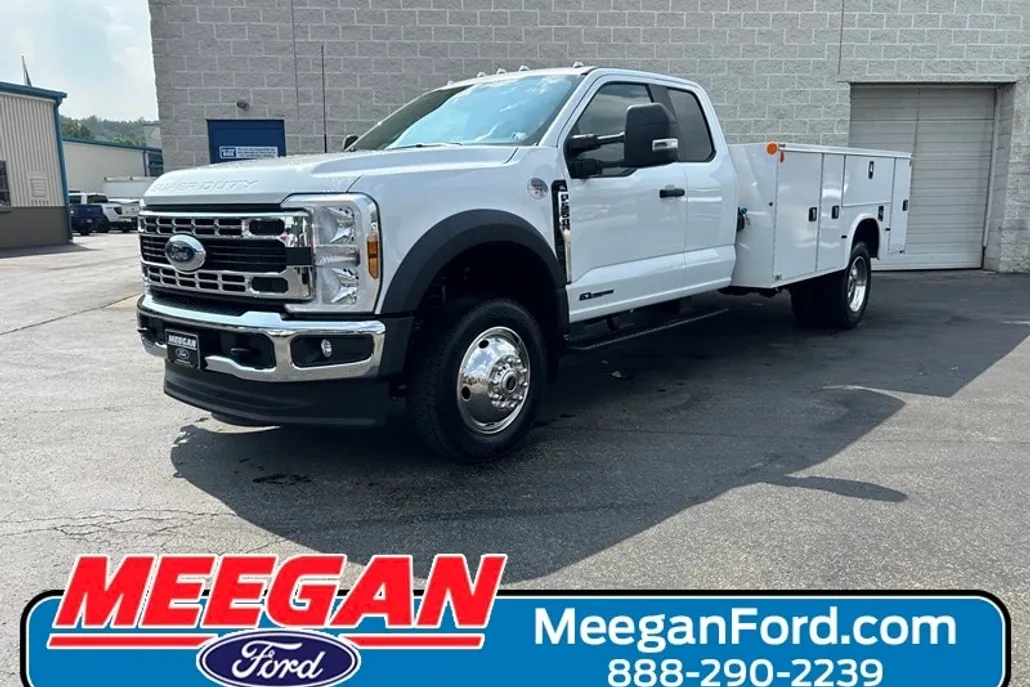 2025 Ford F-550 XL photo 1