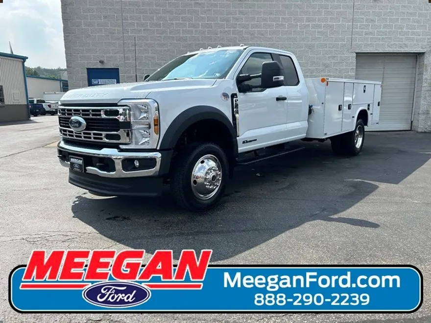 2025 Ford F-550 XL photo 1