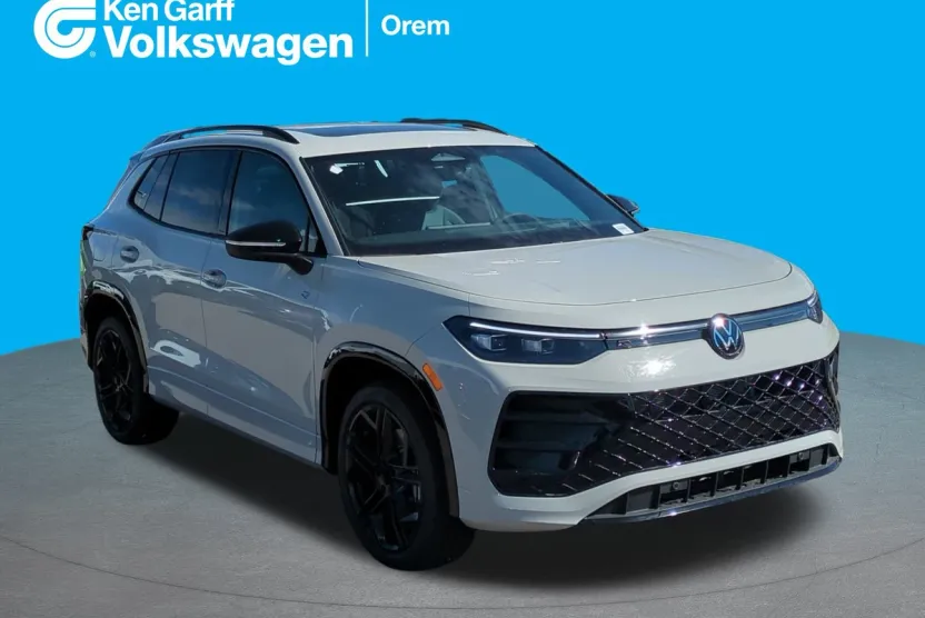 2025 Volkswagen Tiguan SE R-Line Black photo 1