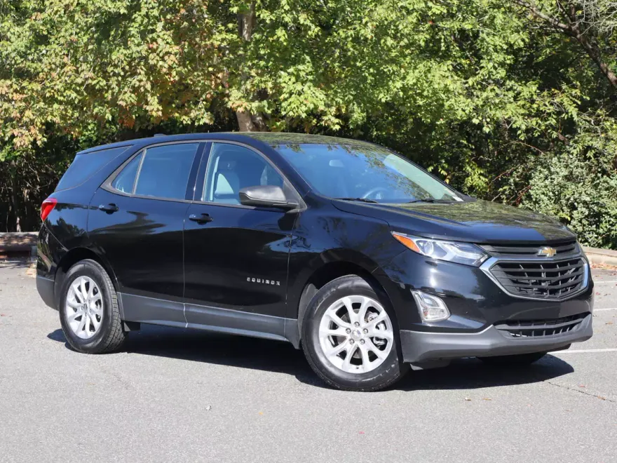 2019 Chevrolet Equinox LS photo 1
