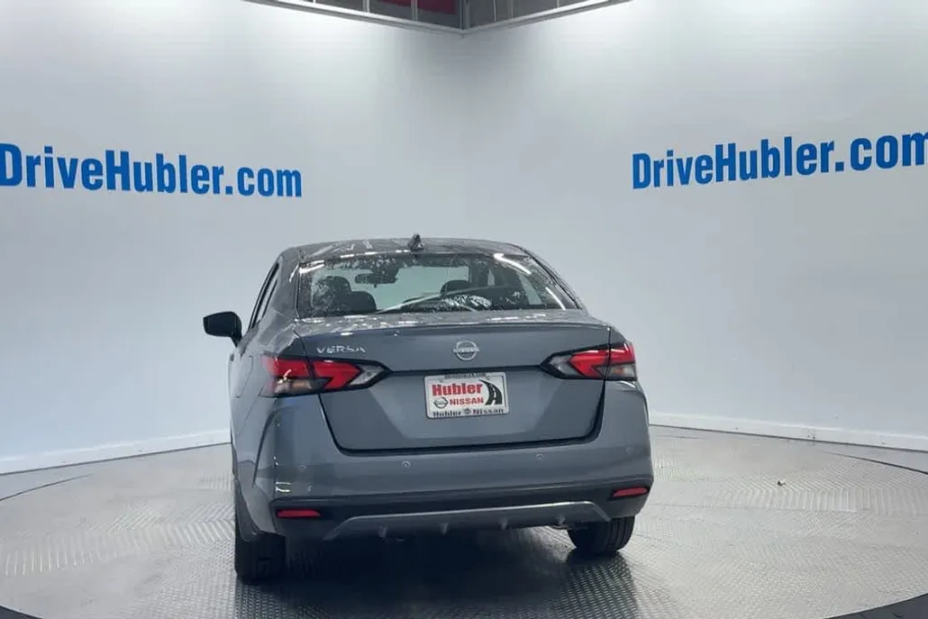 2025 Nissan Versa SV photo 1
