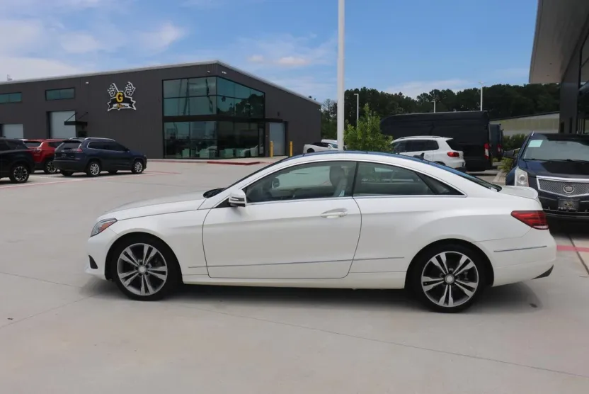 2014 Mercedes Benz E photo 1