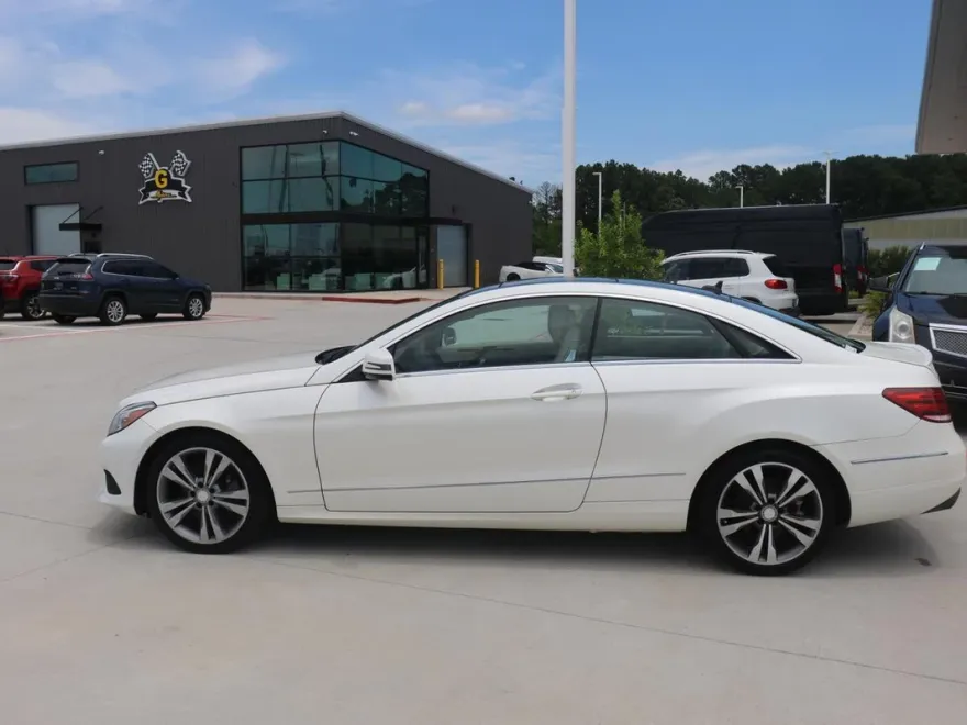 2014 Mercedes Benz E photo 1