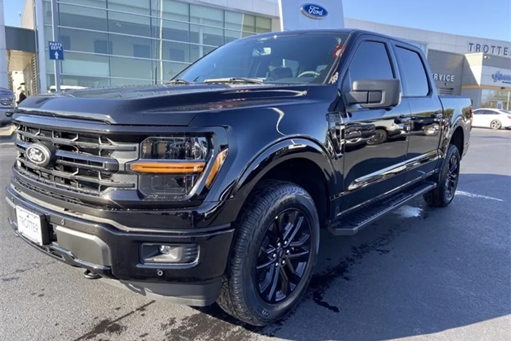 2025 Ford F-150 XLT photo 1