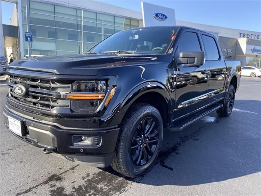 2025 Ford F-150 XLT photo 1