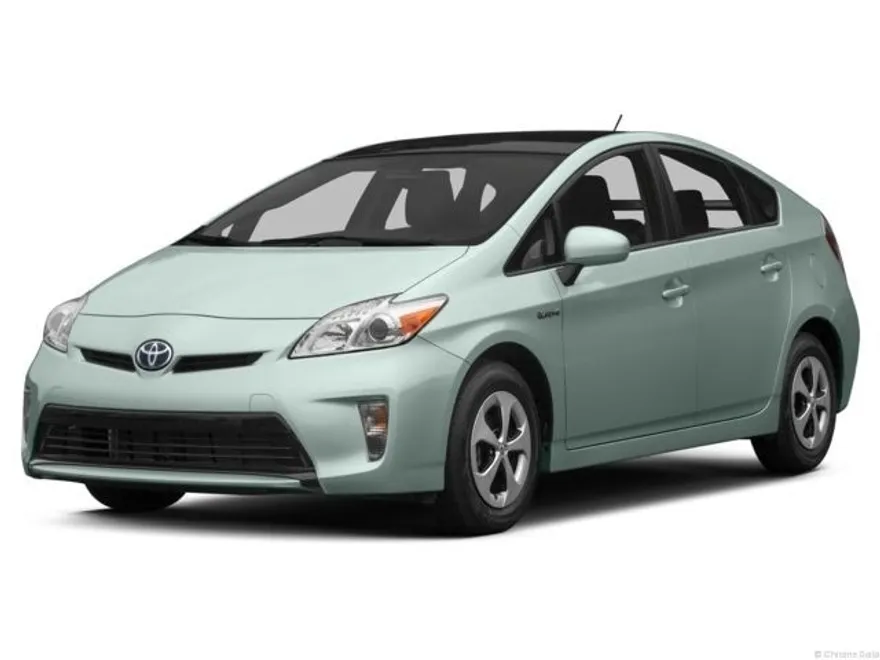 2013 Toyota Prius Three photo 1
