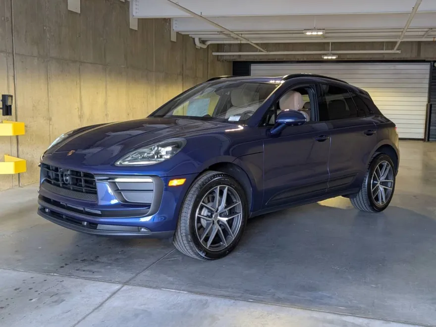 2026 Porsche Macan T photo 1