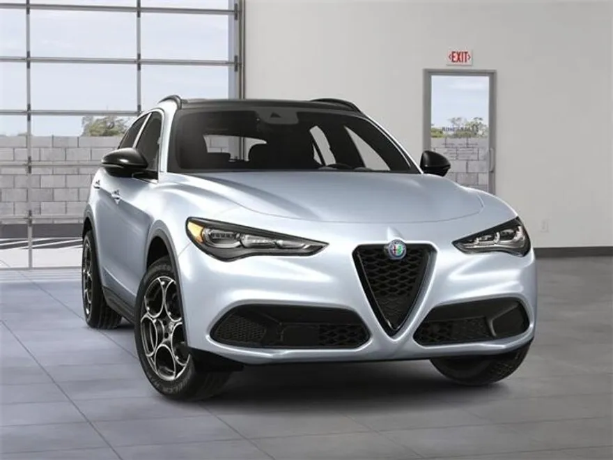 2025 Alfa Romeo Stelvio Sprint photo 8