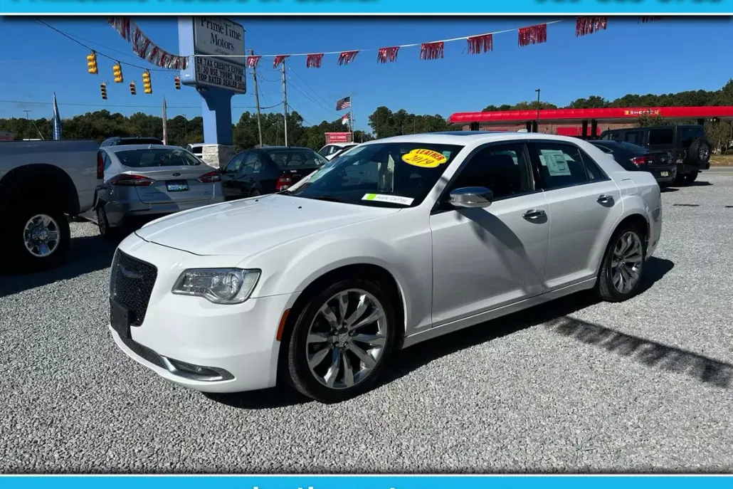 2019 Chrysler 300 Limited photo 1
