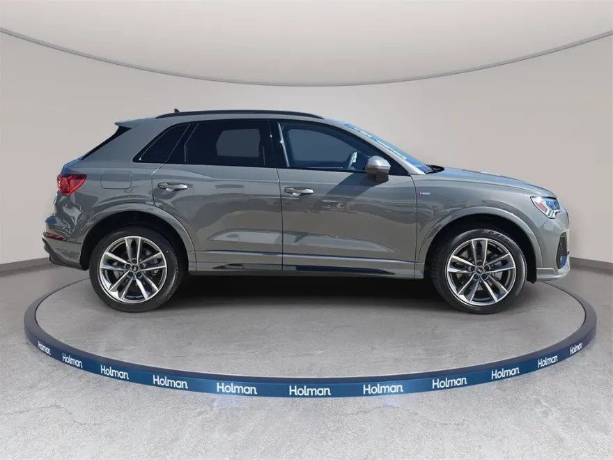 2025 Audi Q3 45 TFSI S line Premium photo 1