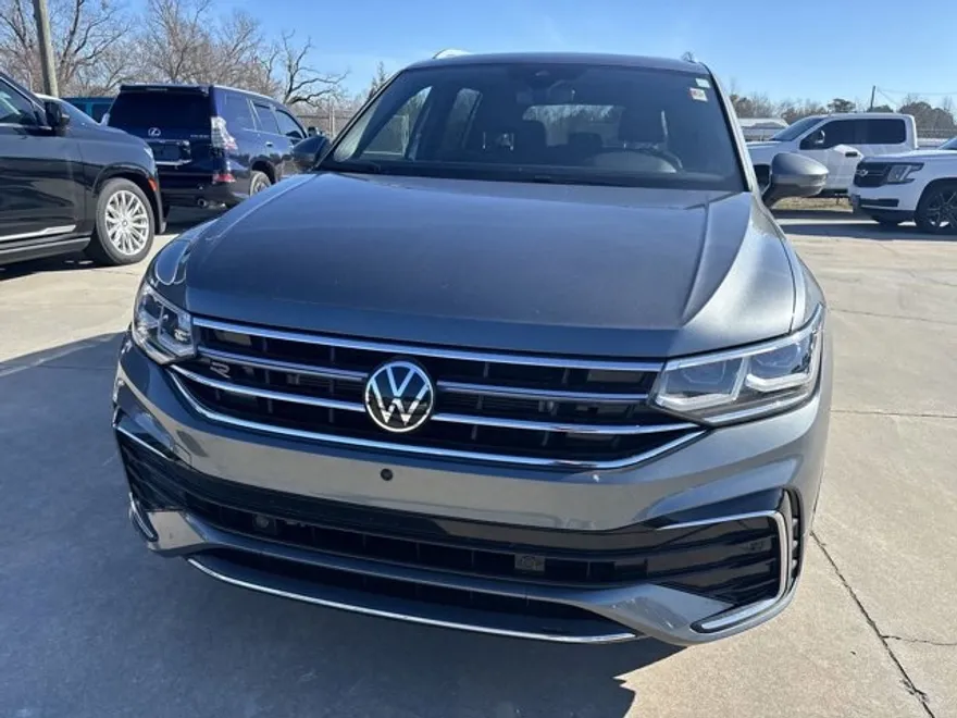 2024 Volkswagen Tiguan SEL R-Line Black photo 1