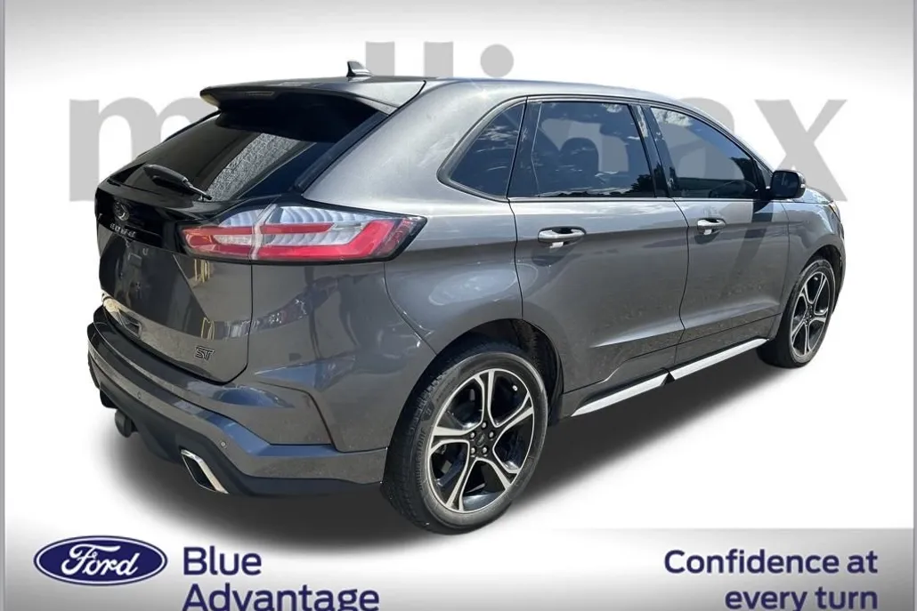 2021 Ford Edge ST photo 1
