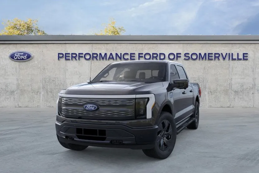 2025 Ford F-150 Lightning Lariat photo 1