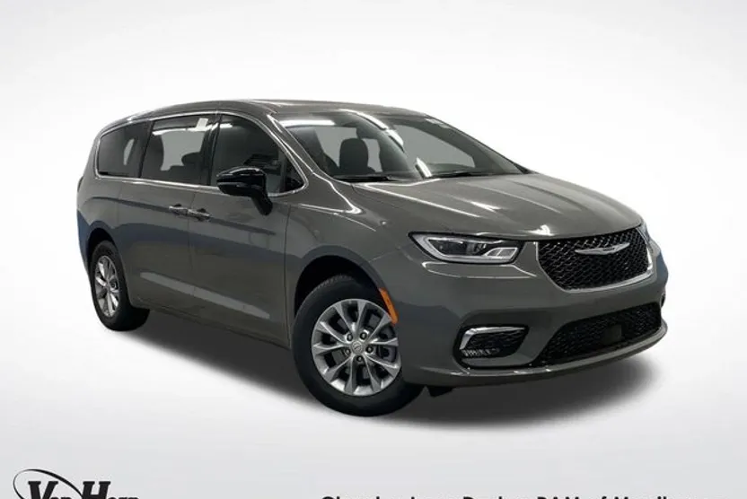 2025 Chrysler Pacifica photo 1