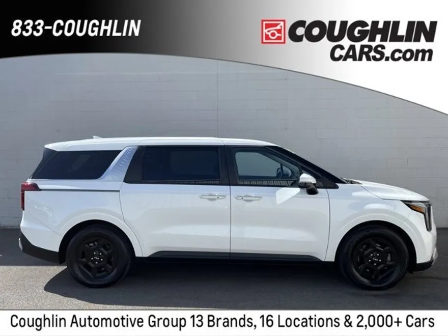 2025 Kia Carnival LXS photo 1
